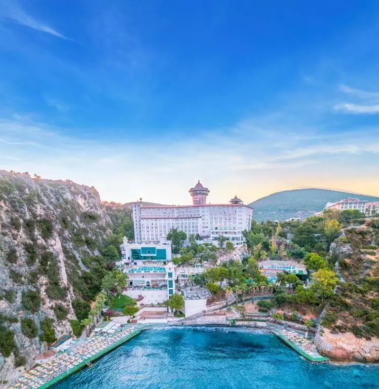 لادونیا آداکوله